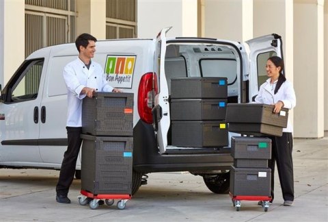 Pojemnik Termoizolacyjny Cam Gobox Ładowany Od Przodu GN 1/1 60 L | CAMBRO EPP300110