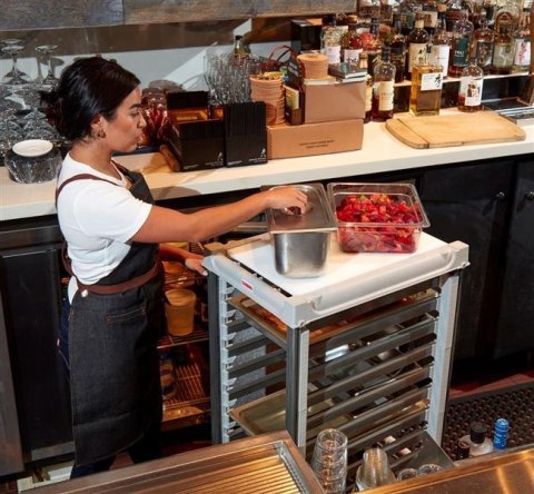 Wózek Camshelving do Transportu Pojemników 9x GN 1/1 730x438x102 | CAMBRO UGNPR11H9480