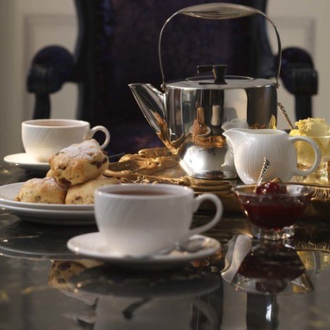 Mlecznik Spyro z uchwytem 142.5 ml Steelite