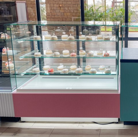 Witryna cukiernicza chłodnicza Bianco podświetlany cokół Resto Quality DOLCE VISIONE 1300 W5 BIANCO