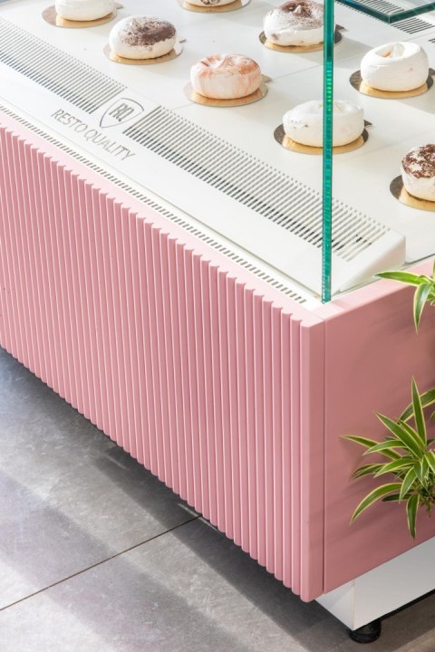 Witryna cukiernicza neutralna Breve podświetlany cokół Resto Quality DOLCE VISIONE BREVE NEUTRO 900 W5